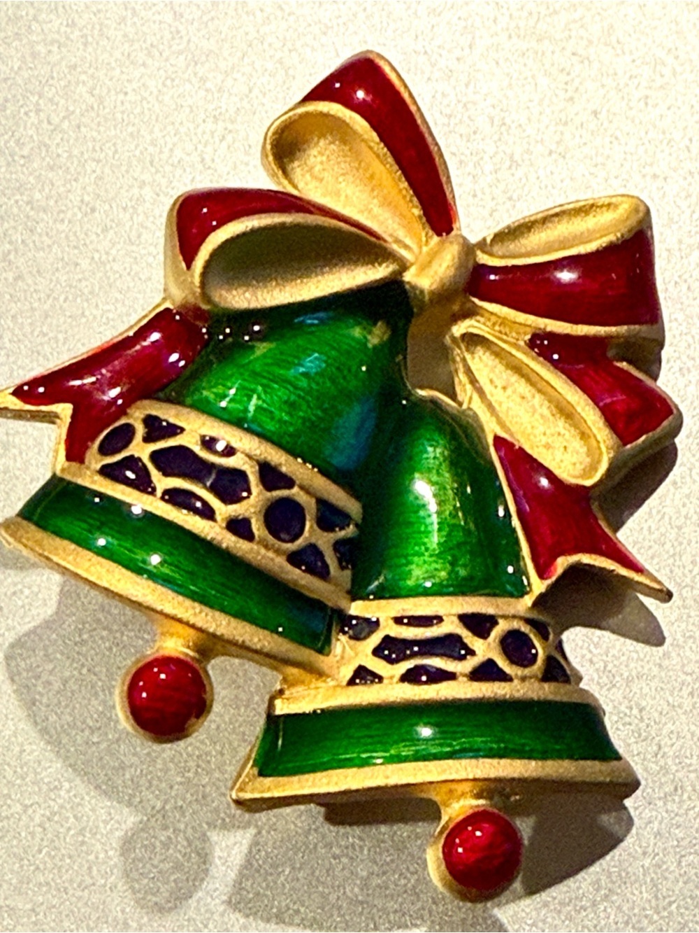 Coon-Lin Christmas Bells & Bows Brooch Pin Gold-Tone Enamel Red Green Vintage